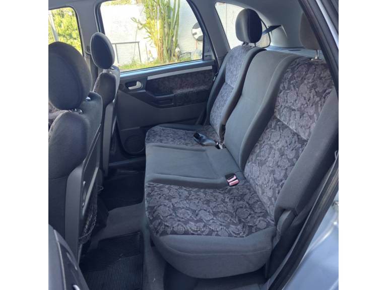 CHEVROLET - MERIVA - 2005/2005 - Prata - R$ 25.800,00