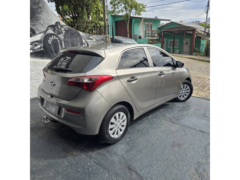 HYUNDAI - HB20 - 2017/2017 - Prata - R$ 47.900,00